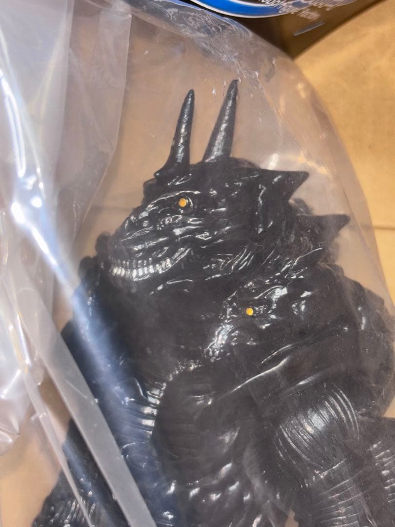 ギガブレイン モンタスーX ブラック 金目 GIGABRAIN 未開封 ソフビ