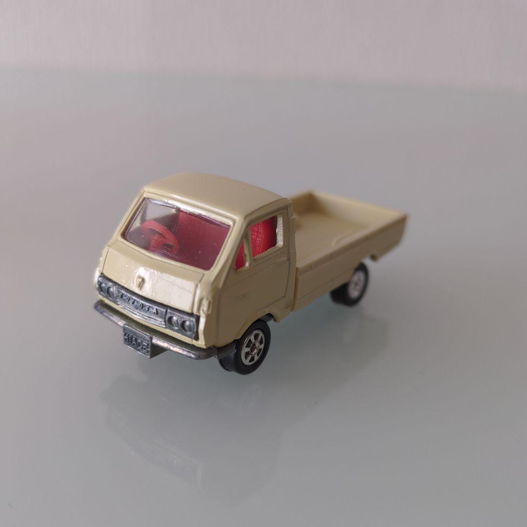 黒箱トミカ トヨタ ハイエーストラック 色指定箱 T-19