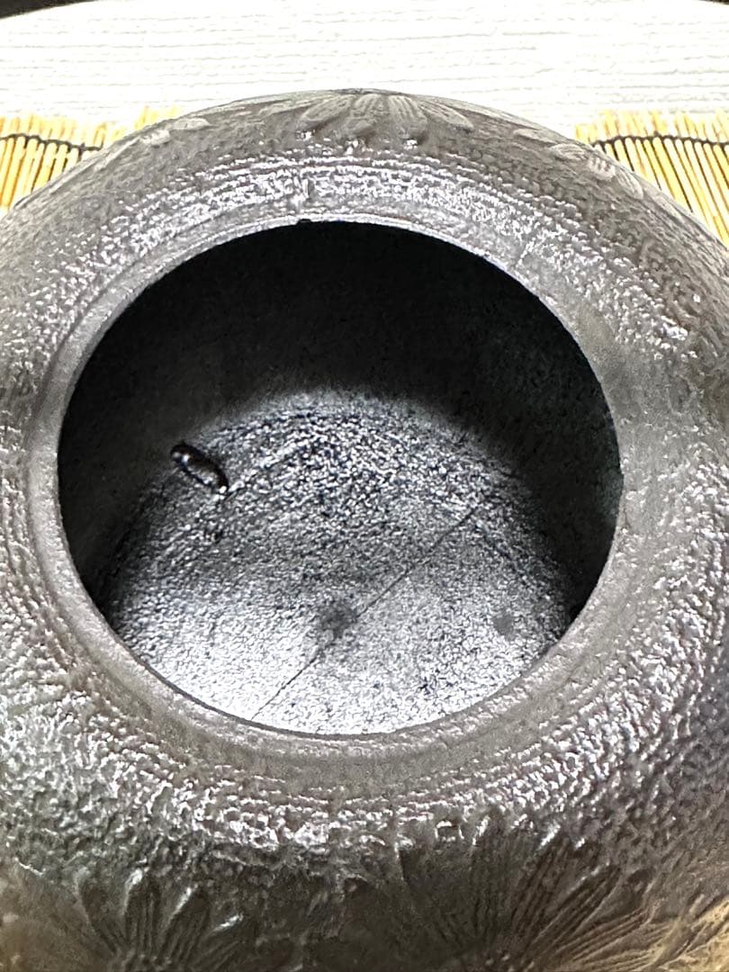 新品、未使用、供箱等付属品付　南部盛栄堂造　柚子菊　南部鉄瓶 南部鉄器　鉄瓶