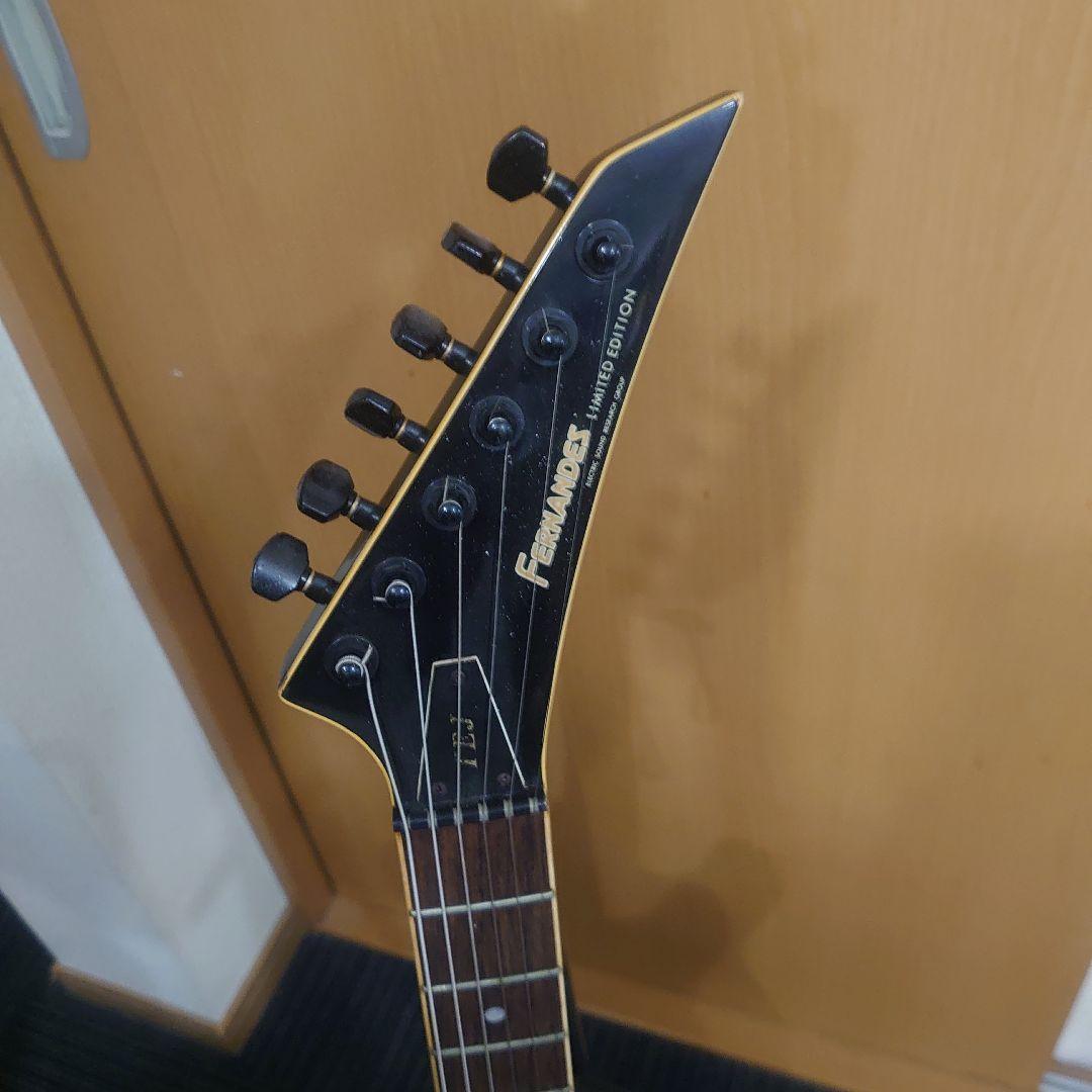 Fender Limited Edition ブラックエレキギター