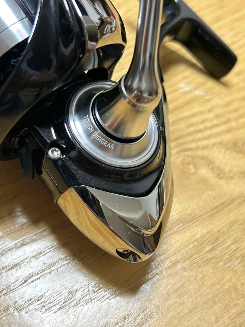 【美品】ダイワ　23レグザ　LT4000-CXH スピニングリール　ライン付き