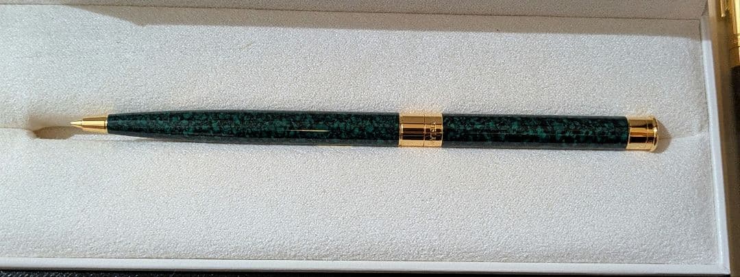 新品未使用　廃盤　MONTBLANC　ノブレスオブリージュ　グリーンマーブル