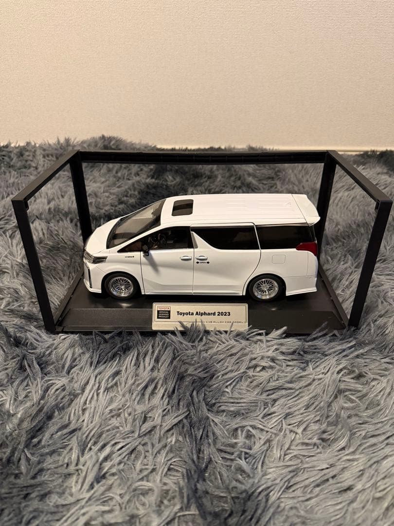 ブラック入荷！値下げ不可 トヨタ アルファード ミニカー 1/18 ホワイト