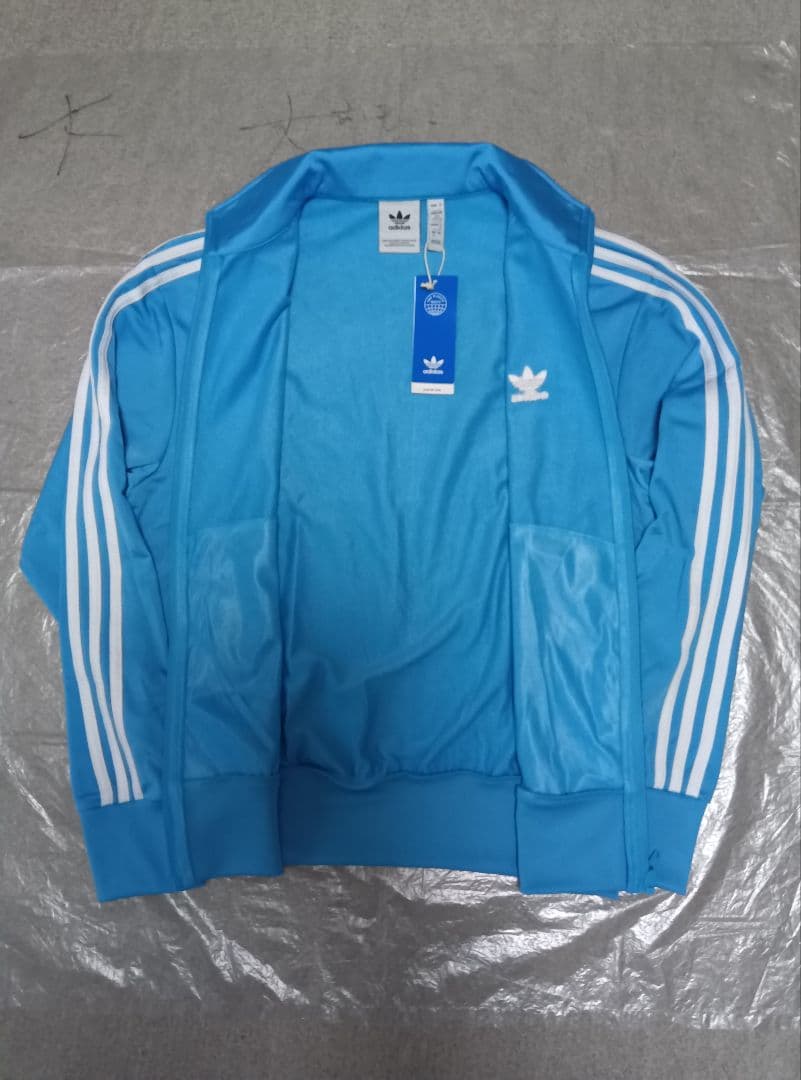 アディダス ジャージ上着 水色 M 新品未使用品