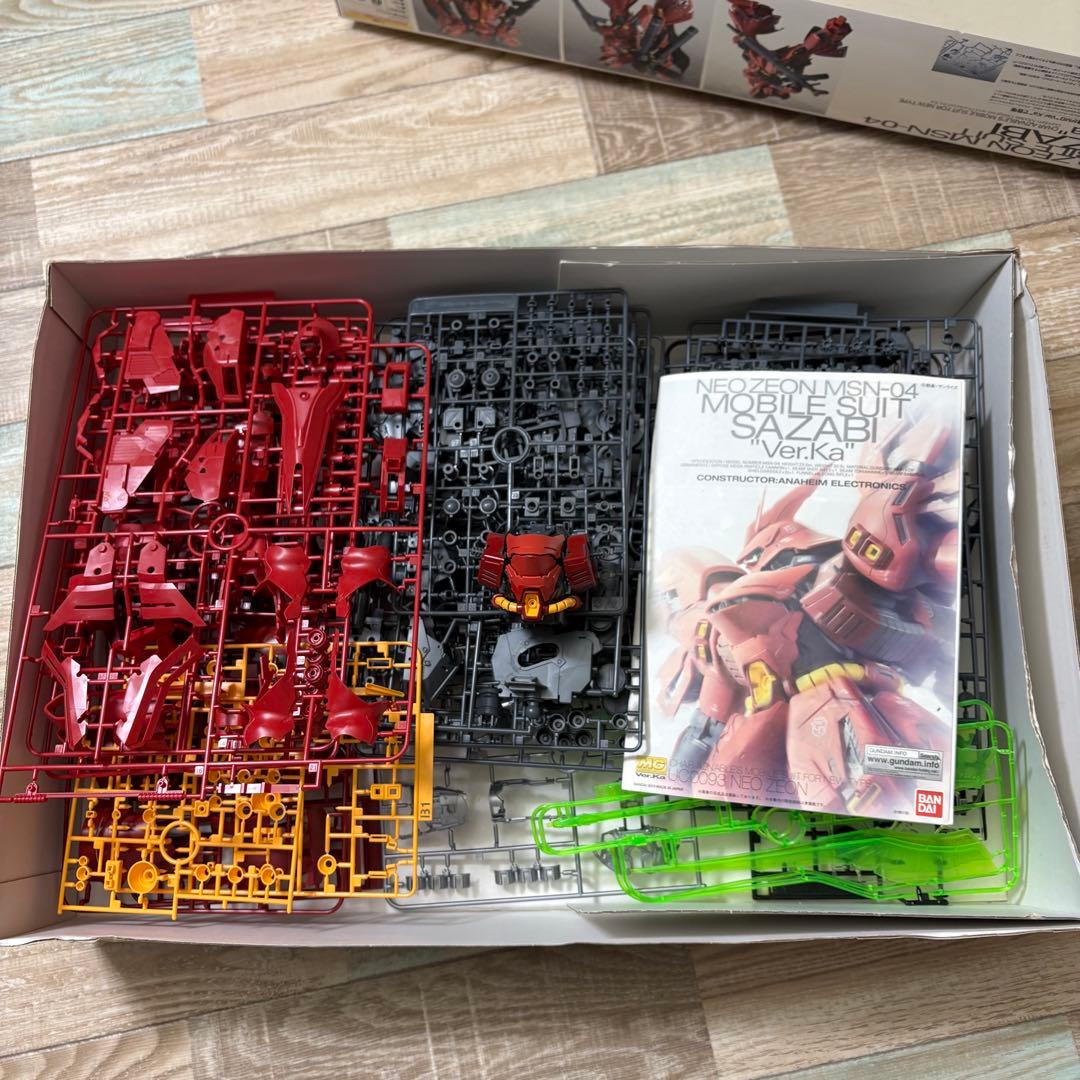 ガンダム SAZABI Ver Ka サザビー プラモデル 作りかけ パーツ欠有