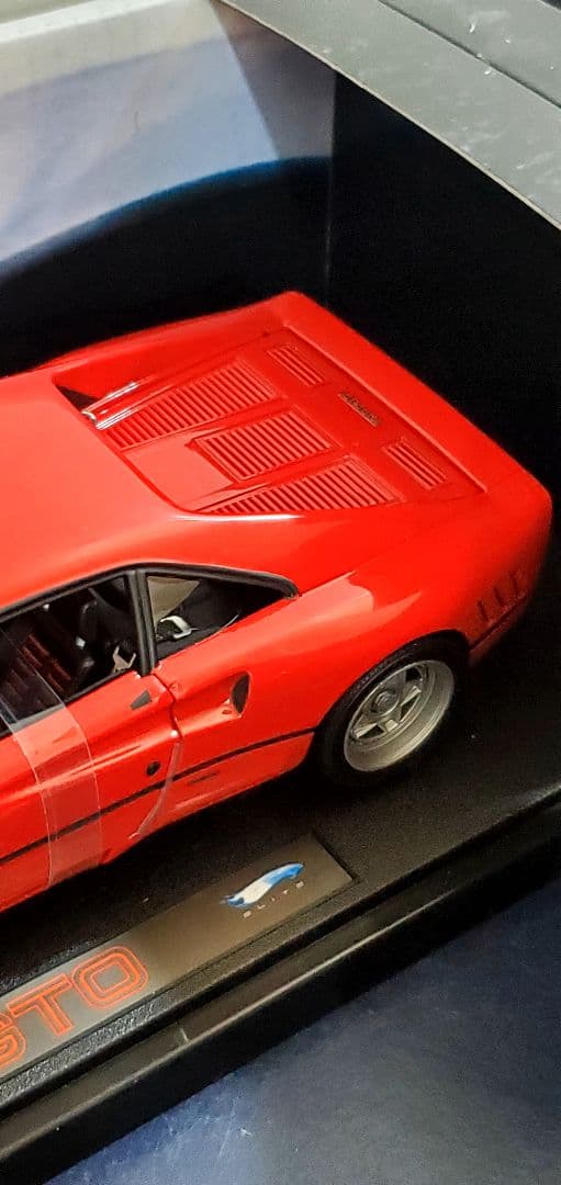 【希少品】　ホットウィール 1/18 フェラーリ 288GTO エリート