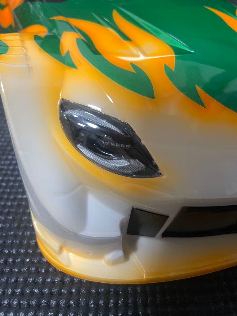タミヤ　MOTUL AUTECH Z塗装済ボディ
