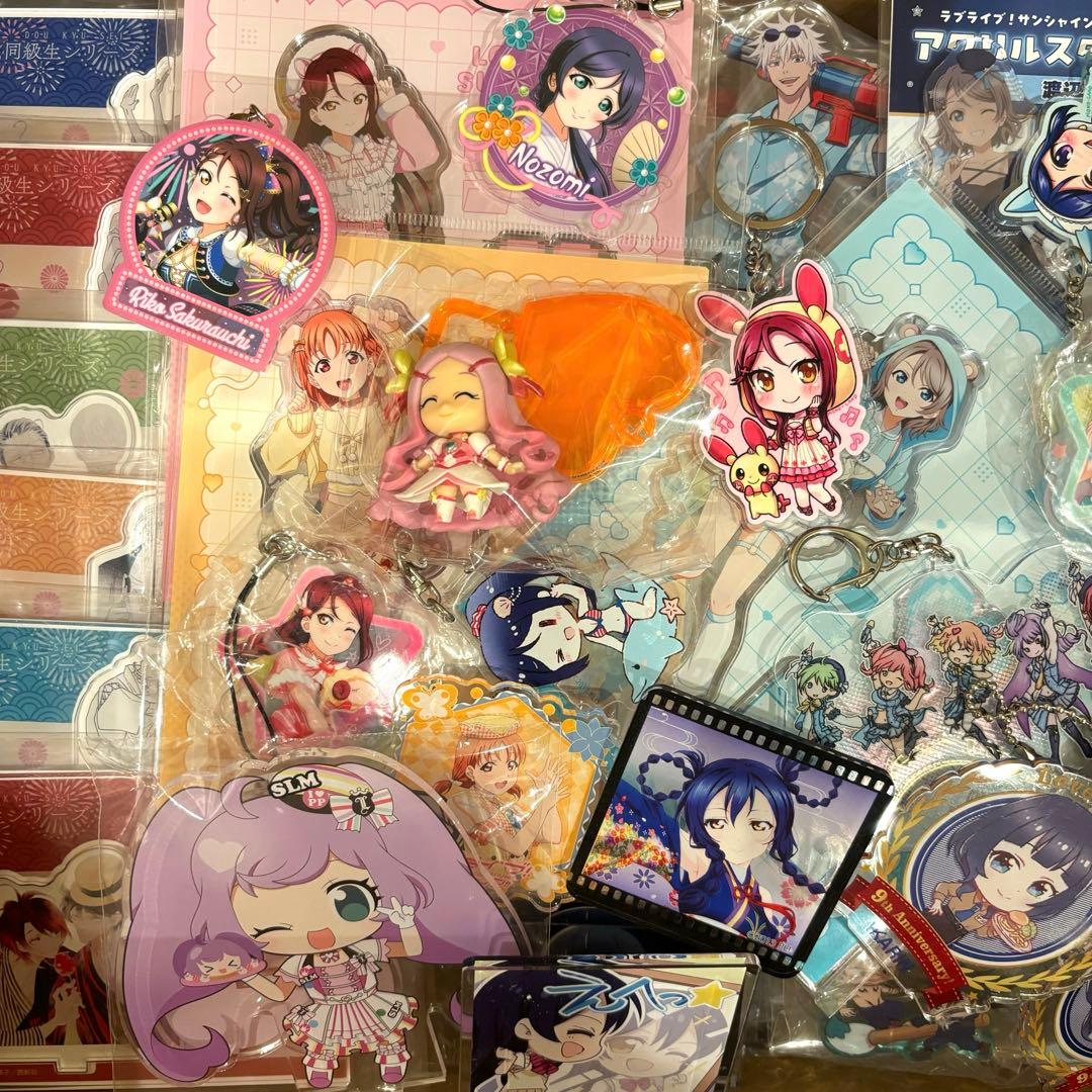 鬼滅の刃 ワンピース　ラブライブ！アニメグッズ　まとめ売り 大量　1500点以上