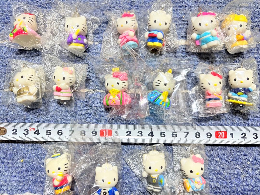 【コスチューム ハローキティ】 52個まとめ売り‼️