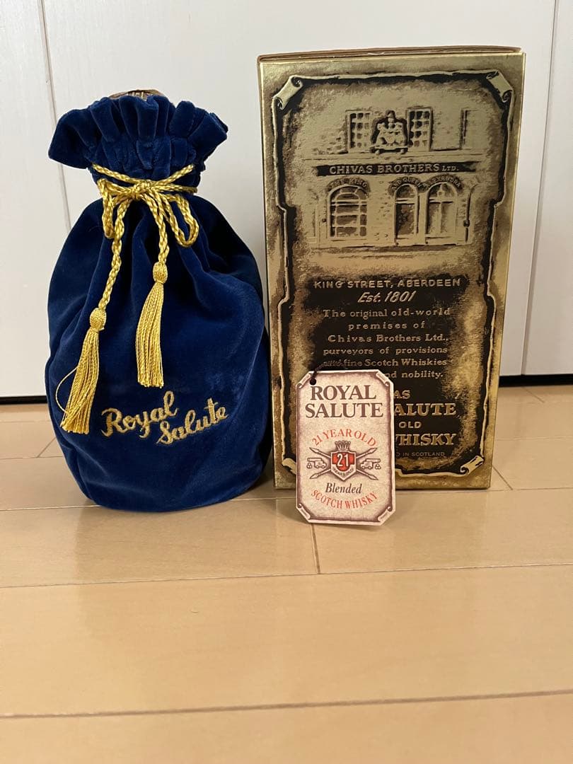 古酒 Salute ウイスキー 青陶器ボトル　箱、袋付き　未開栓