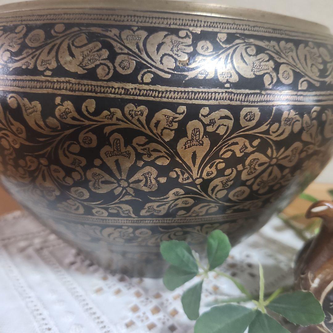 真鍮製 　ボウル　花草模様　鉢　小物入れ