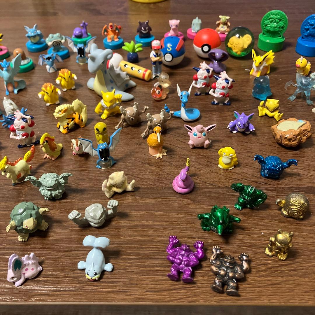 超希少　ポケモンフィギュア１００体以上