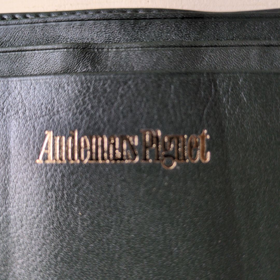 Audemars Piguet ダークグリーン のカバー付きノートセット　非売品