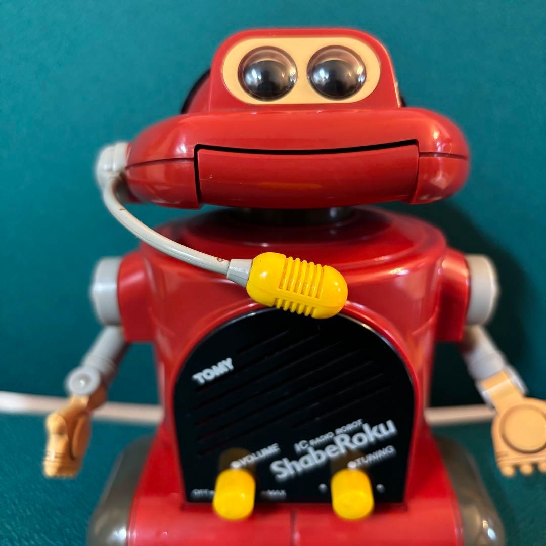 TOMY ShabeRoku 赤いロボットラジオおもちゃ