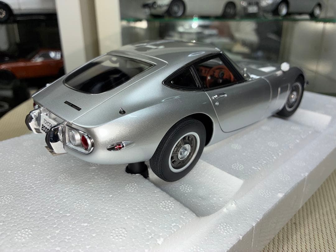 オートアート 1/18 トヨタ 2000GT(シルバー)