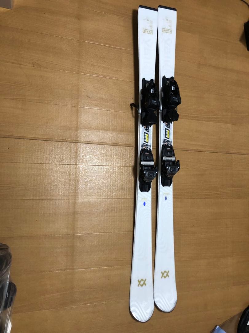 ドイツブランドのフォルクル　バインディング付きスキー板 とブーツのセット