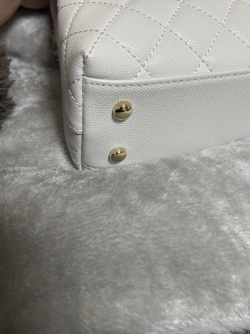 CHANEL ホワイト ショルダーバッグ