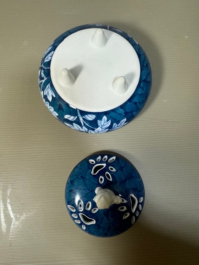 2262 有田焼　弥左エ門 外濃牡丹 色絵　獅子　香炉