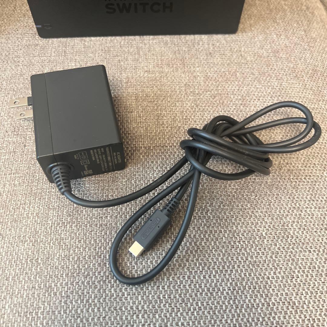 Nintendo Switch 本体　携帯ケース+フィルム付　美品
