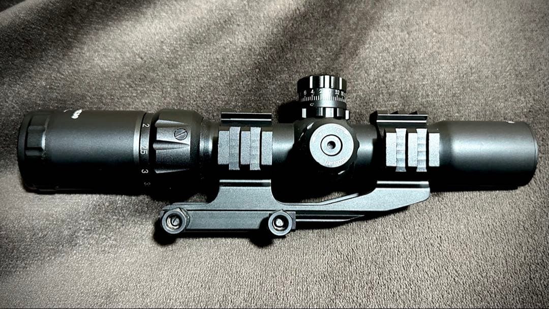 VECTOR OPTICS Mustang 1.5-4x30 スコープ