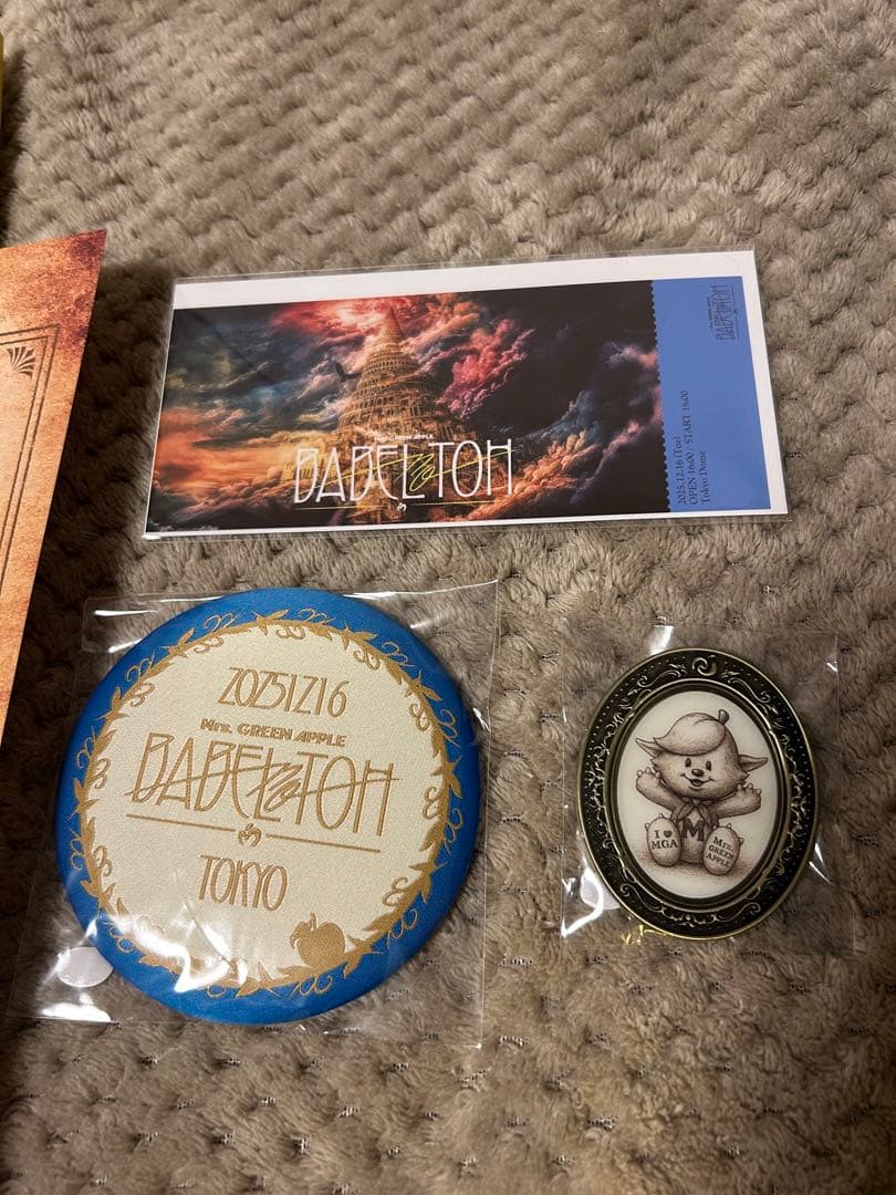 『BABEL no TOH』 入場特典とメメルピンズ、銀テープ付き