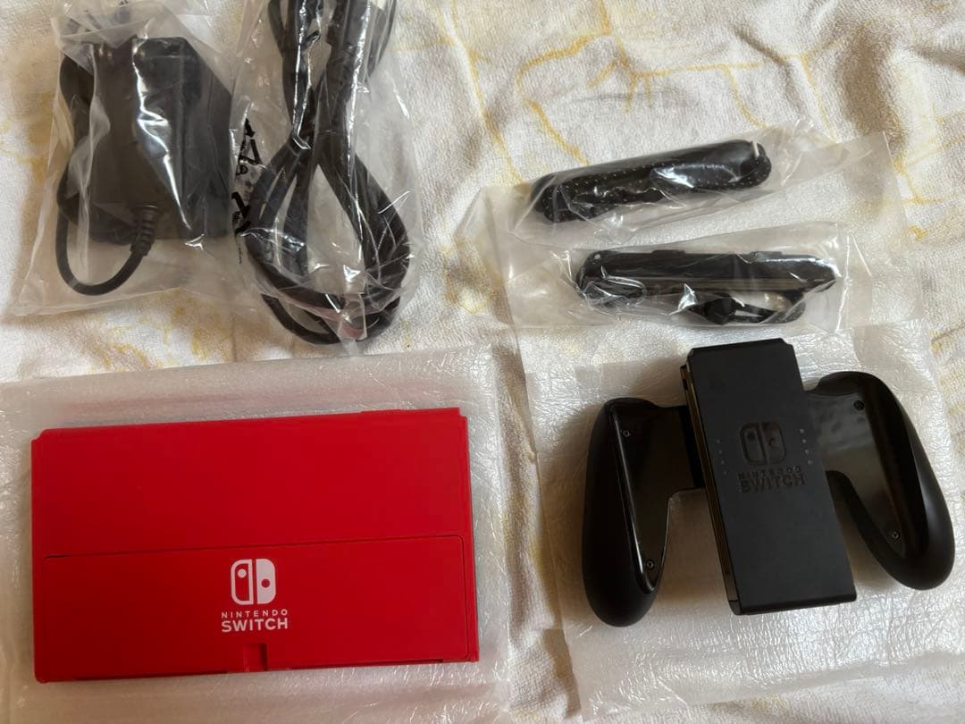 ほぼ未使用　Nintendo Switch マリオレッド 有機el 本体 美品