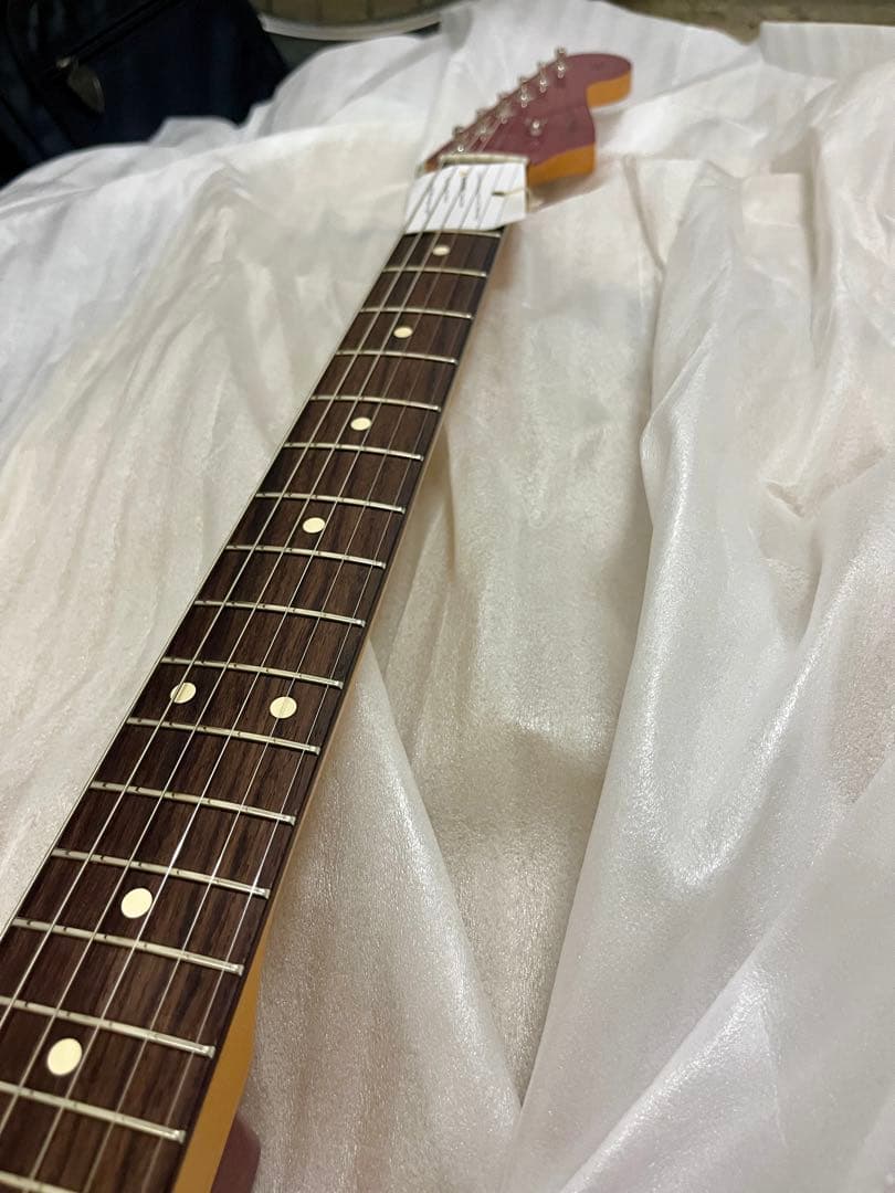 Fender Char Stratocaster Burgundy Chaモデル