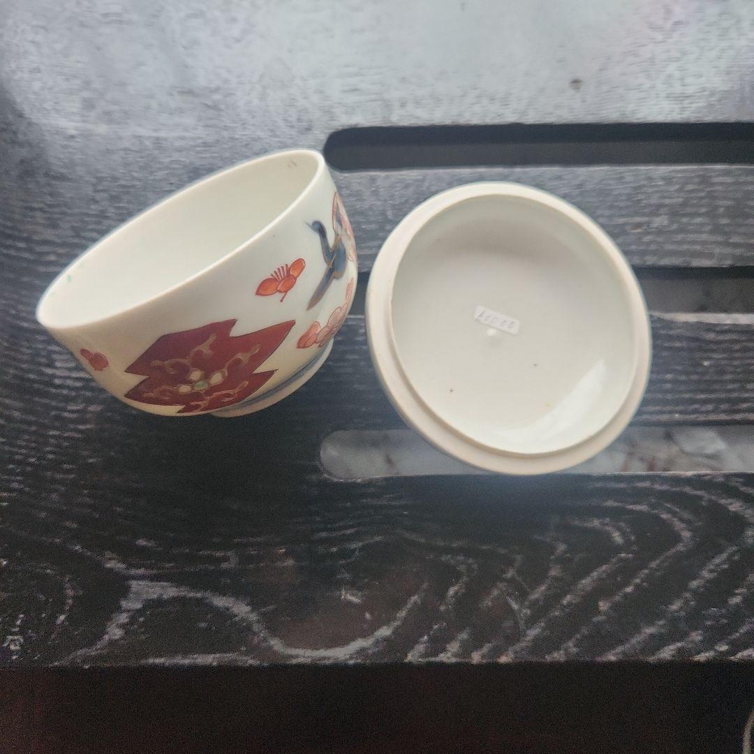 古伊万里　化粧白粉入れ　花と鳥の模様の蓋付き陶器　　江戸時代