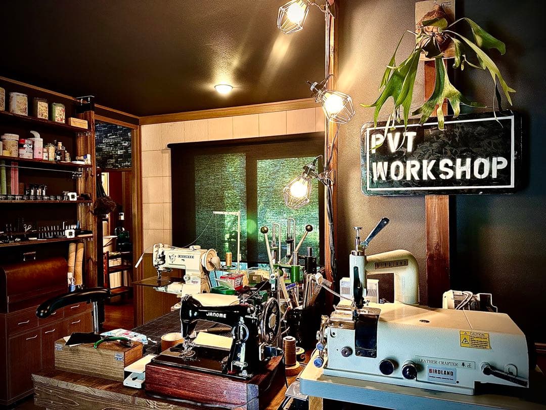 余革生産特価品！Pvt.Workshop 極CL 本革　デッキケース　ハーフ
