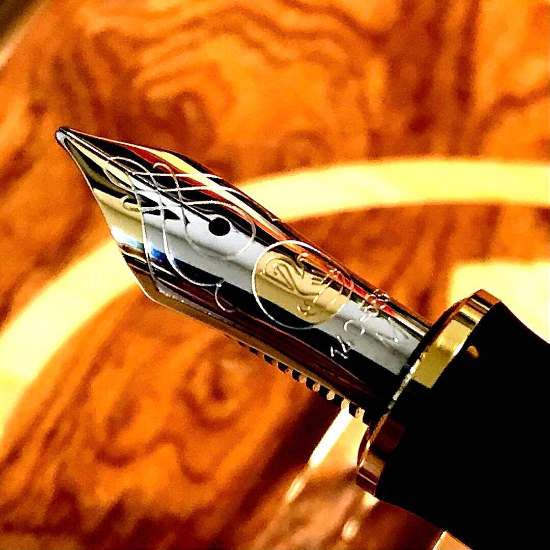 ☆超お勧め☆美しいペリカン万年筆M600ブルー縞（M)☆書き味抜群