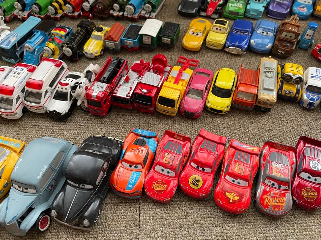 トミカ　まとめ　大量　約80台　カーズ　トーマス他