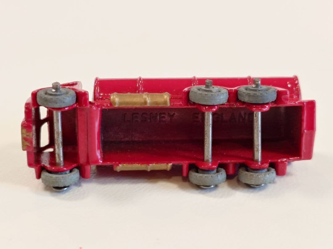 ミニカー MATCHBOX No.11 a ERF Petrol Tanker