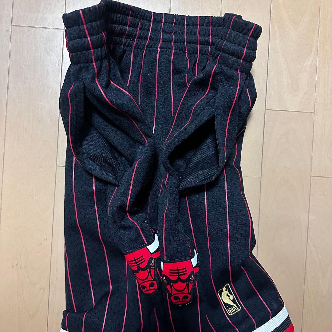 Mitchell & Ness Chicago Bullsパンツ