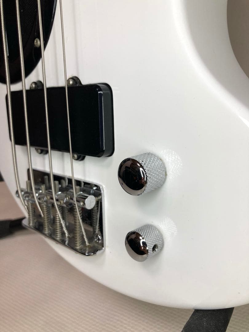FERNANDES ZO-3 BASS ホワイト アンプ内蔵 ショートスケール