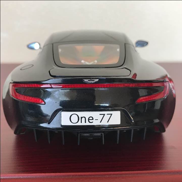 1/18 アストンマーチンONE77カスタム 希少車