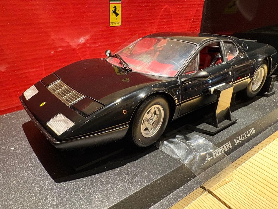 絶版京商 1/18フェラーリ365GT4/BB ブラック　外箱難あり