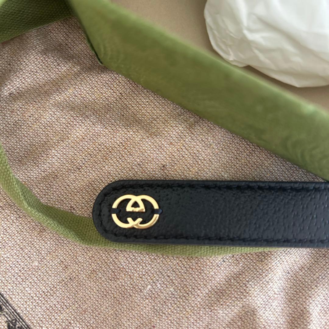 GUCCI ブラックレザー首輪 ゴールド金具