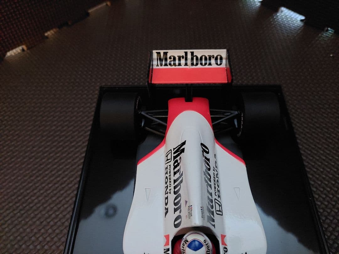 1/18 マクラーレン・ホンダ MP4/5 A.プロスト 1989 マルボロ仕様