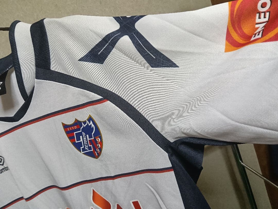 【激レア・美品】 FC東京 ネイサン・バーンズ サイン入り2016Aユニフォーム