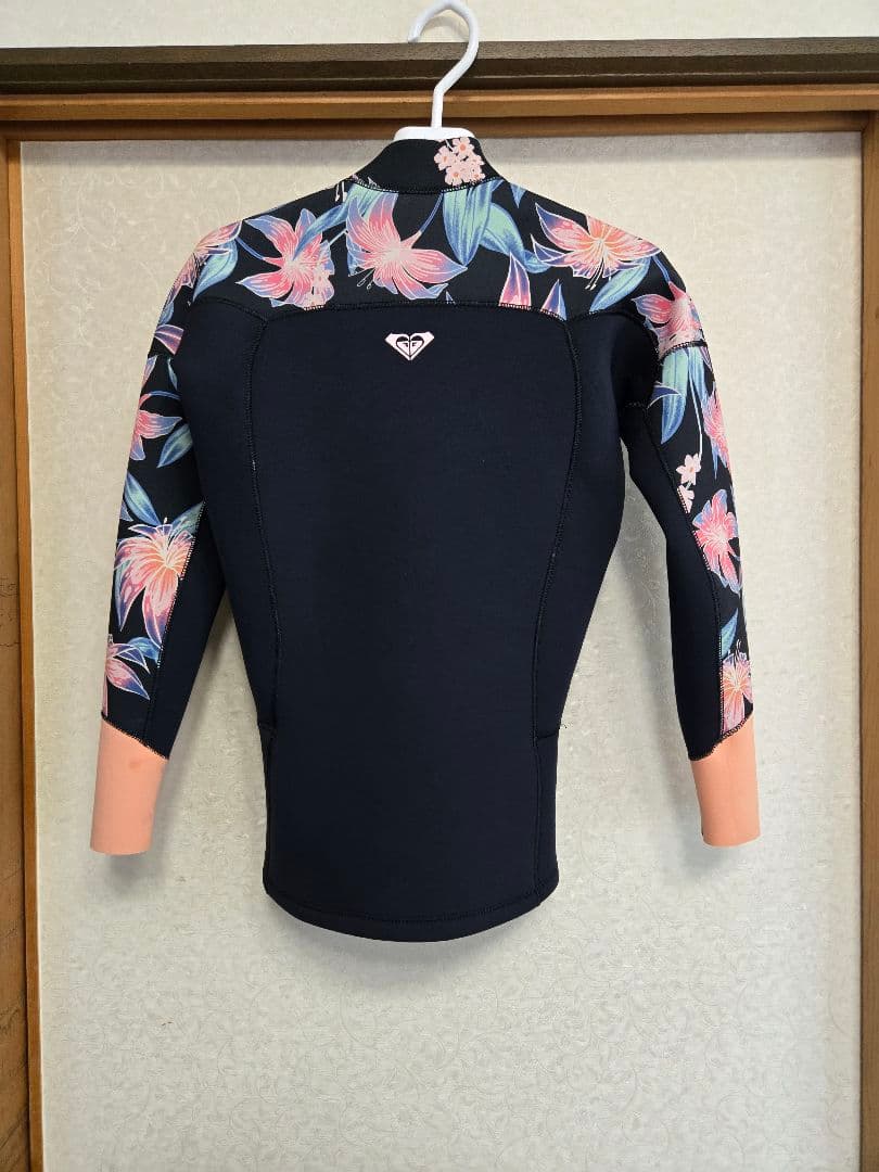 ROXY ロキシー フラワーパターン タッパー Lサイズ