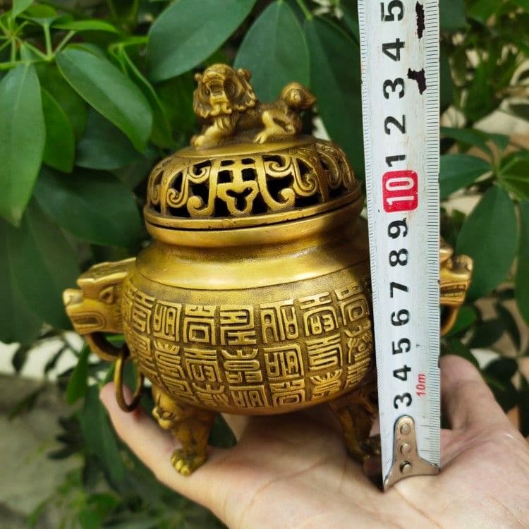 ライオンの炉です 銅製 工芸品 美術品 置物