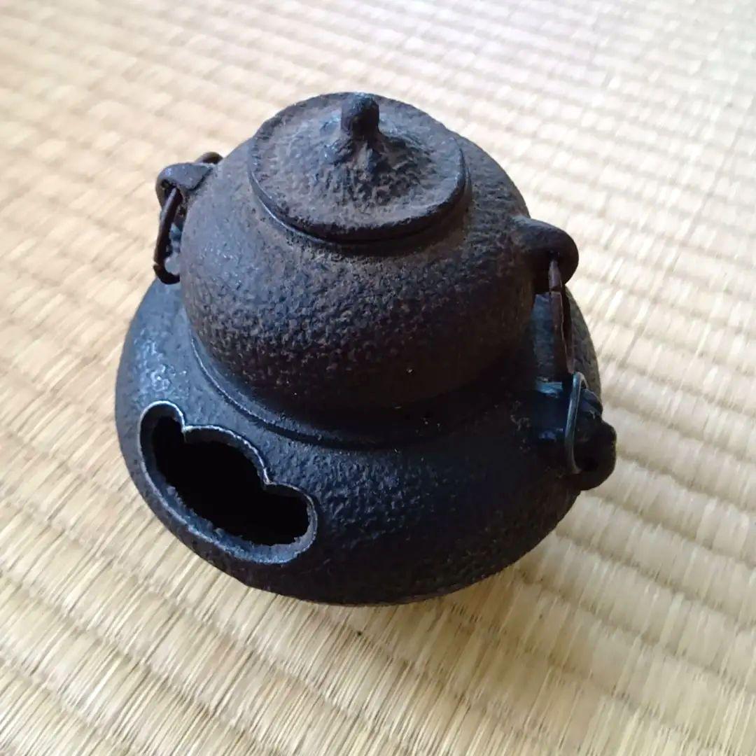 骨董品 茶釜 茶道具 唐獅子 香炉 火鉢 霰文様 置物 レトロ 鉄製 鉄器