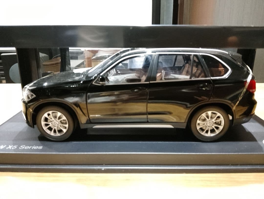 1/18  X5 サファイアブラック　ディーラー正規品　ミニカー