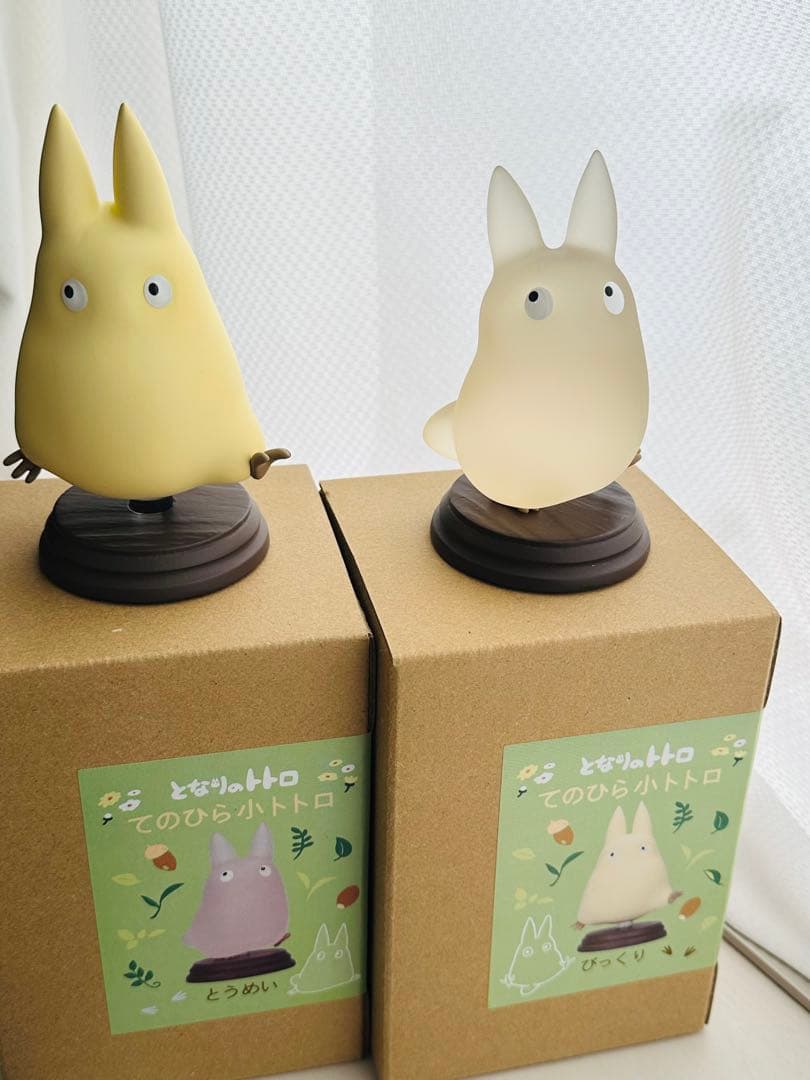 となりのトトロてのひら小トトロびっくり•とうめい2体セット専用箱あり