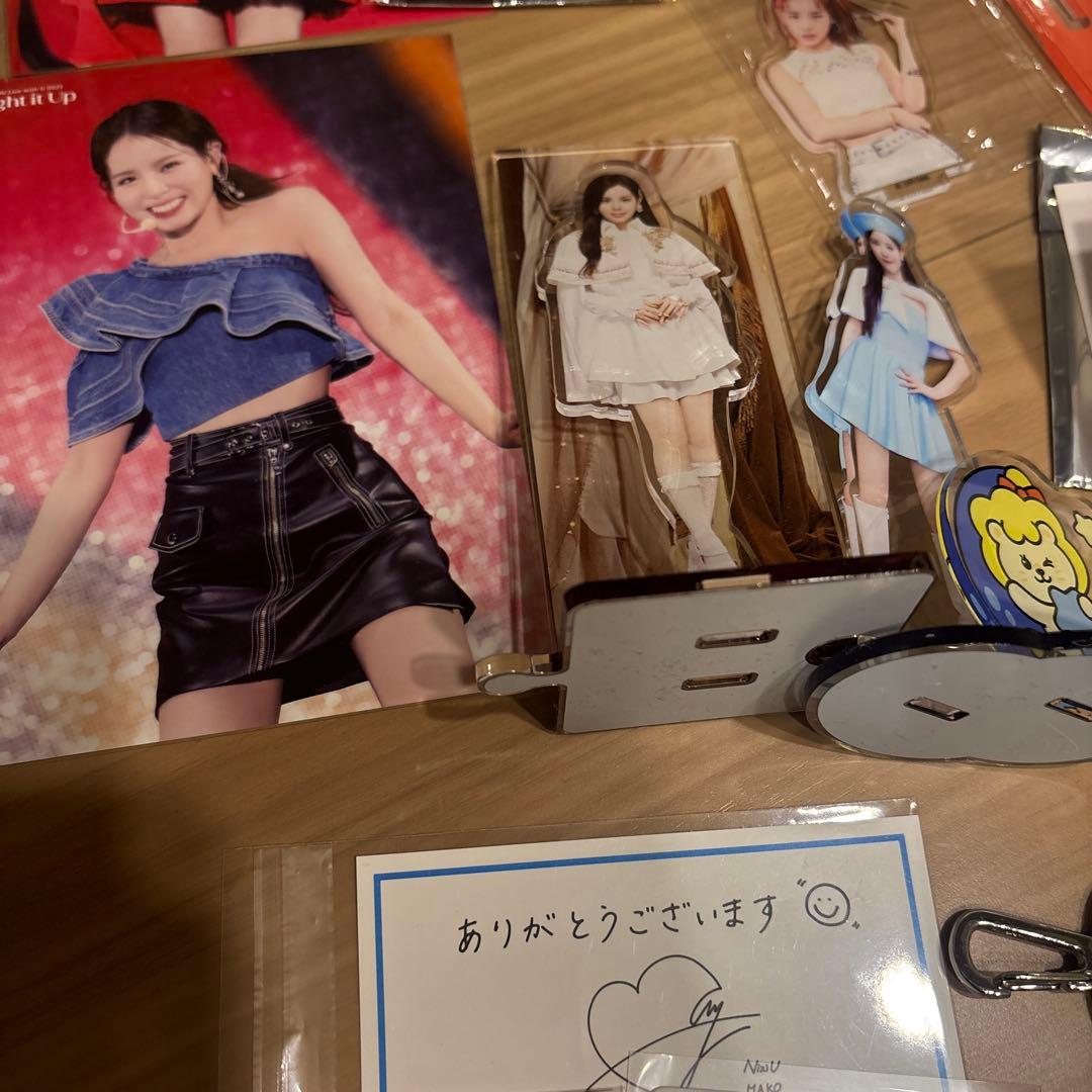 NiziU マコ