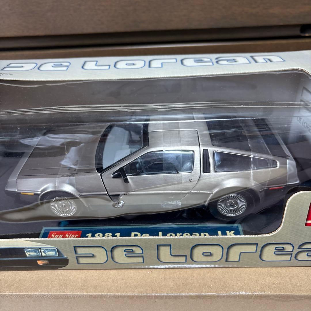 サン スター　DeLorean 1/18 未開封