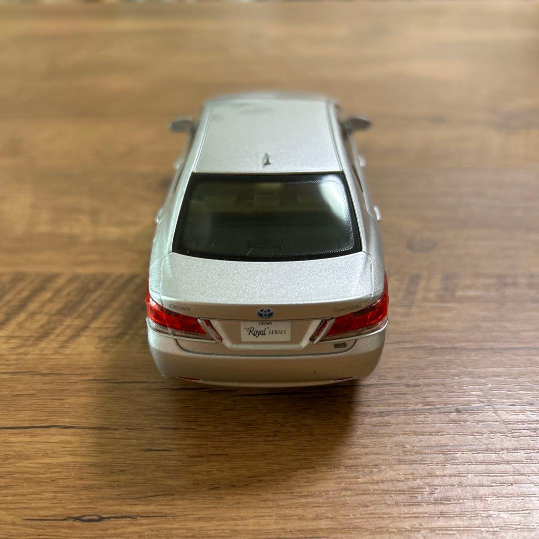 美品　非売品トヨタ クラウンミニカー 1F7 シルバーメタリック