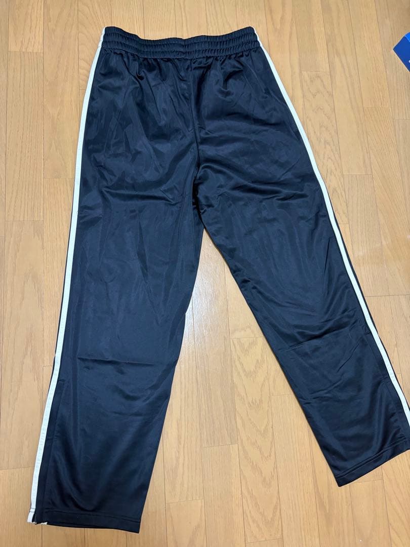 adidas oasis トレーニングパンツ 黒