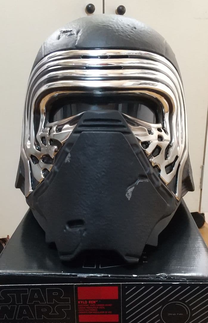 スターウォーズ ブラックシリーズ ボイスチェンジャーヘルメット カイロ•レン