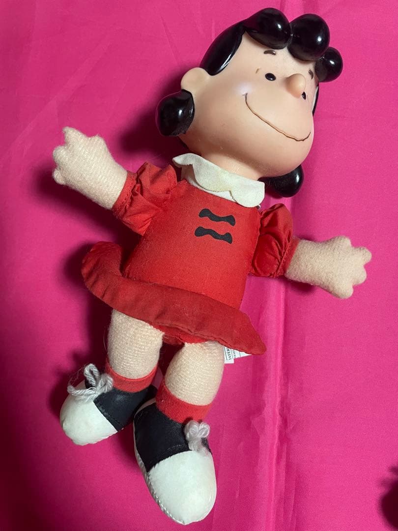PEANUTS ぬいぐるみスヌーピーウッドストックチャーリーブラウンルーシー